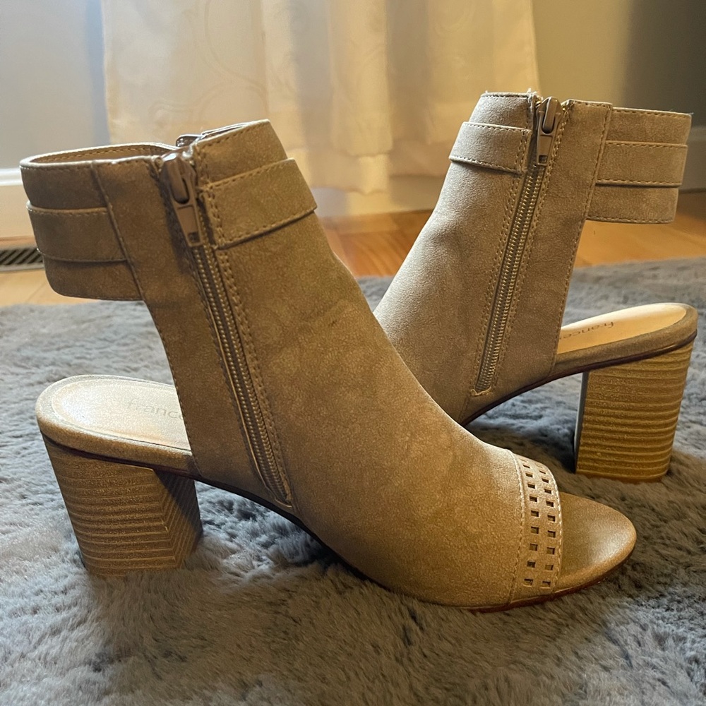 Francescas ankle open toe booties